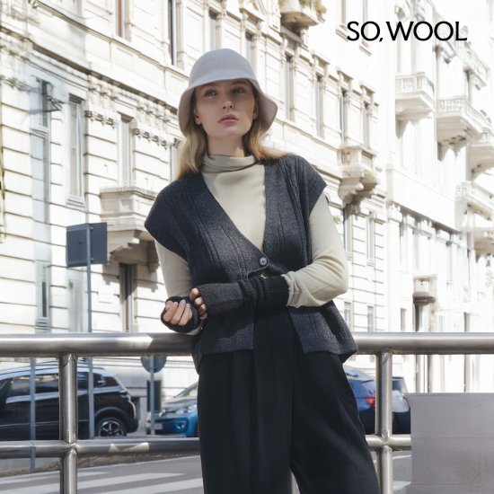쏘울 25FW 소모 캐시100 하이넥 니트[런칭 가격129,900원]