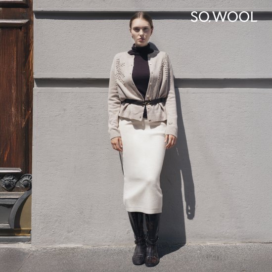 쏘울 25FW 자수 캐시 라운드넥 가디건 [런칭 가격 139,900원]