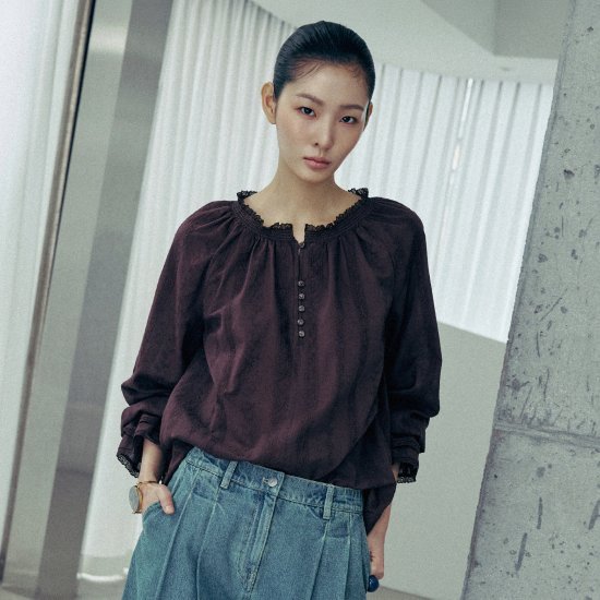 르네크루 26SS 아사면 자카드 레이스 블라우스 3