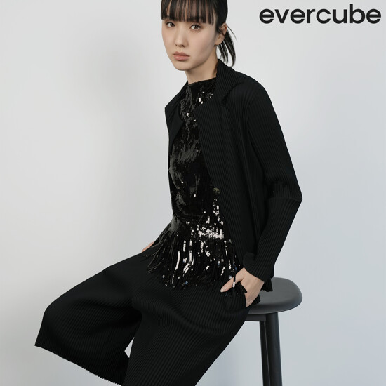 [런칭가219000원]에바큐브 26SS 크리스탈플리츠 하프 팬츠 4