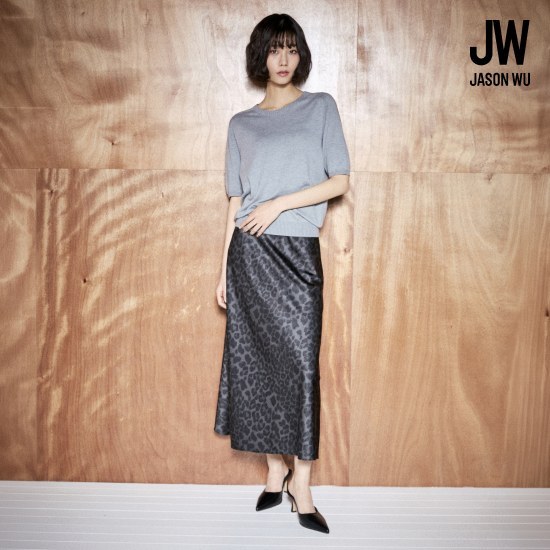 제이슨우 26SS NEW Sena 어시메트릭 레오파드 새틴 스커트 (2 COLORS) [런칭 가격 69,900원]
