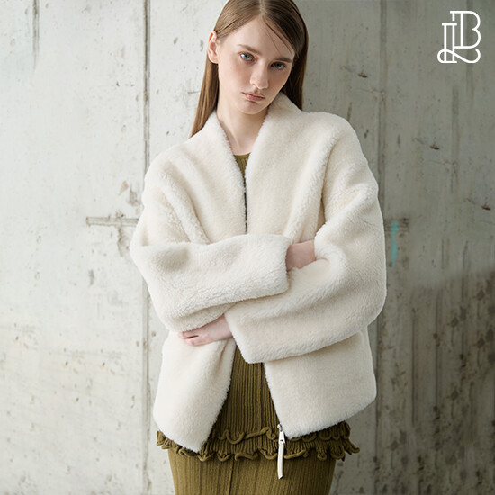 리오벨 26 FW 오픈넥 호주산 양모 하프 코트