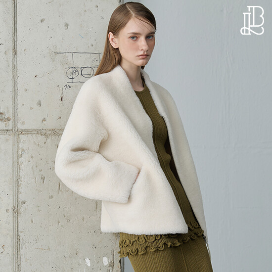 리오벨 26 FW 오픈넥 호주산 양모 하프 코트 2
