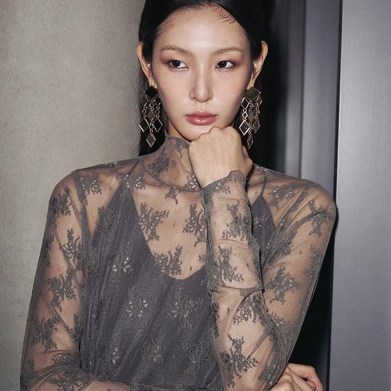 르네크루 26FW 레이스 시어 풀오버 3종
