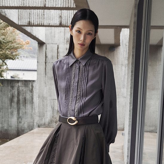 르네크루 26FW 클래식 핀턱 디테일 블라우스 3