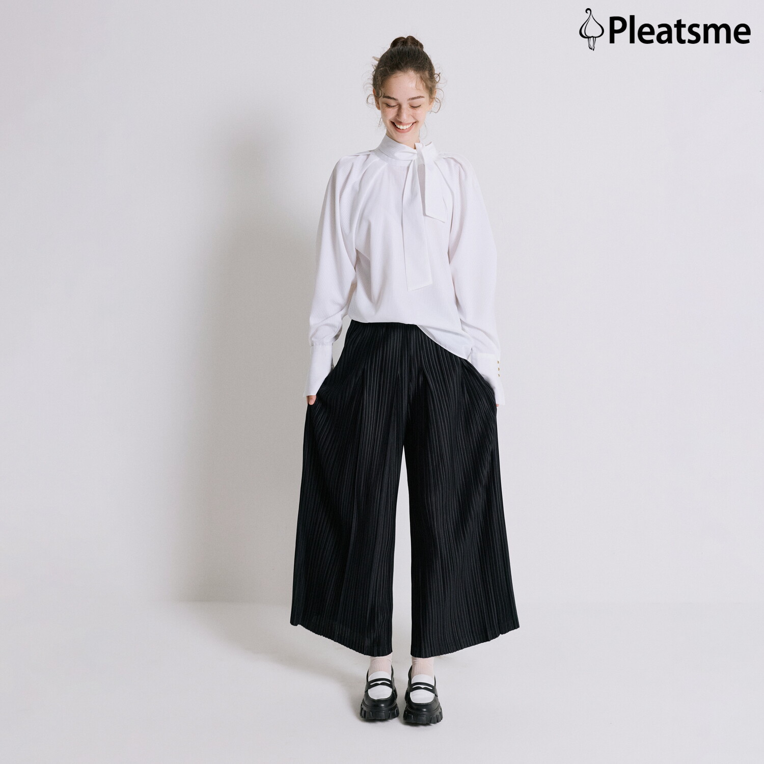 ○ 26FW 플리츠 와이드 핀턱 팬츠