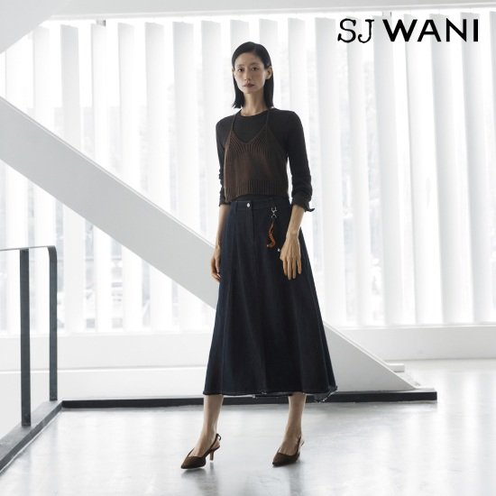 SJ와니 26FW 펜던트 플레어 데님 스커트 1종