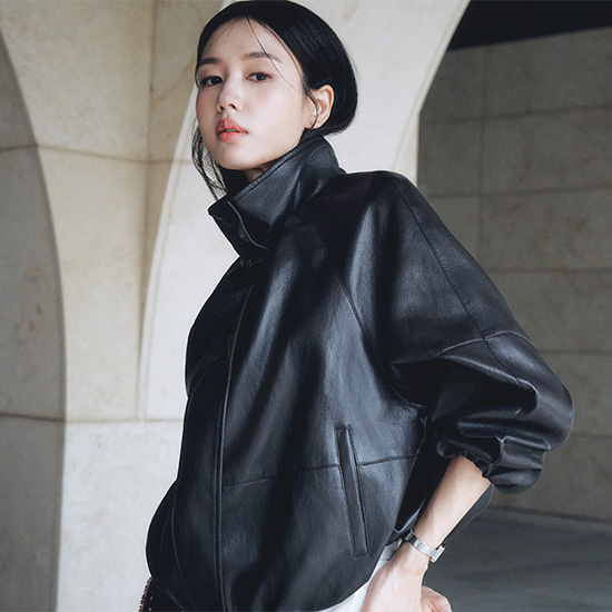 [미리주문10%] 26FW FAUX레더 하이넥 셔링 점퍼