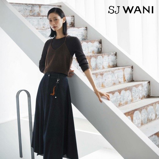 SJ와니 26FW 펜던트 플레어 데님 스커트 1종 2