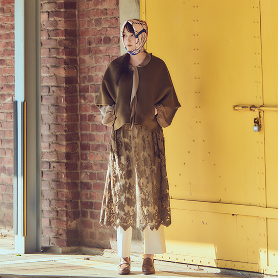 [온플] 26FW 엘로이 러플 레이스 커버업