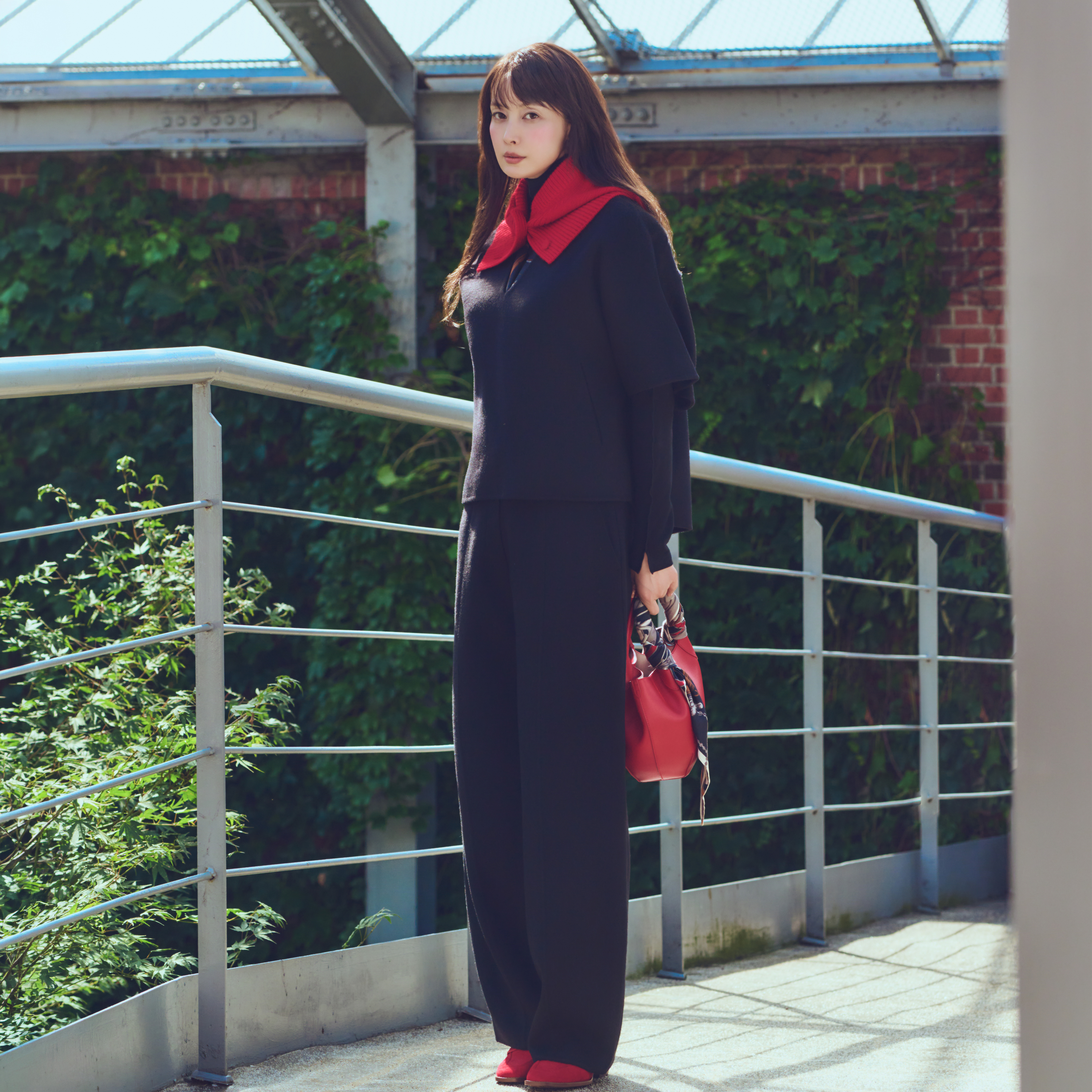 [온플] 26FW 카멜실크 블렌디드 핸드메이드 팬츠