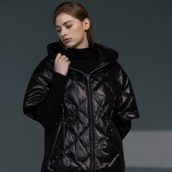 ◎ 에스카다스포츠 26FW 여성 엠블럼 퀼티트 케이프 다운 1종
