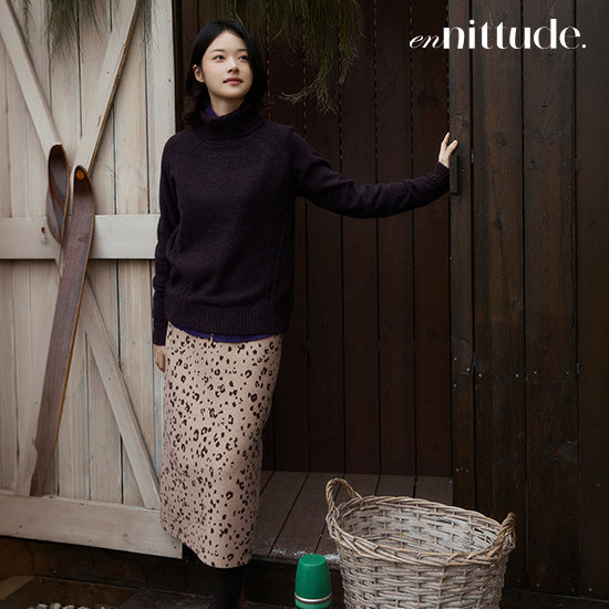 엔니튜드 26FW 울 레오파드 니트 스커트