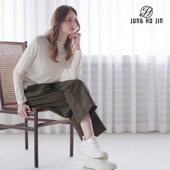 [Jung Ho Jin] 정호진 26FW 여성 faux 레더 밴딩 와이드 팬츠 1종 2