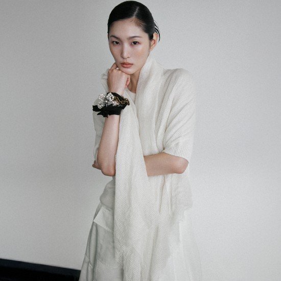 르네크루 26FW 화이트 캐시미어 트위드 머플러