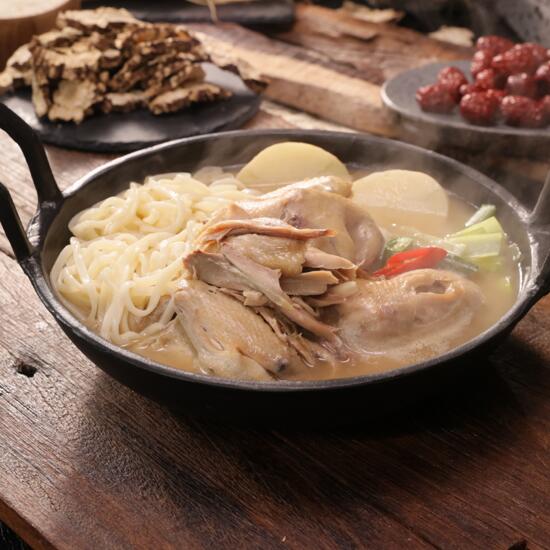 [서대문평양옥] 토종닭으로만든 토종백숙삼계탕 1.1kgX6팩 (총 6.6kg) 3